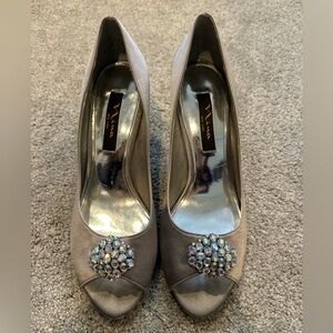 Nina Silver/Gray Satin Heels with Rhinestone Embellishments - Sz 9